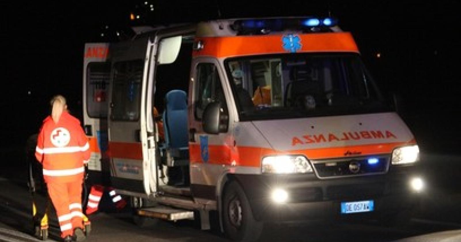 Esalazioni in casa, quattro in ospedale