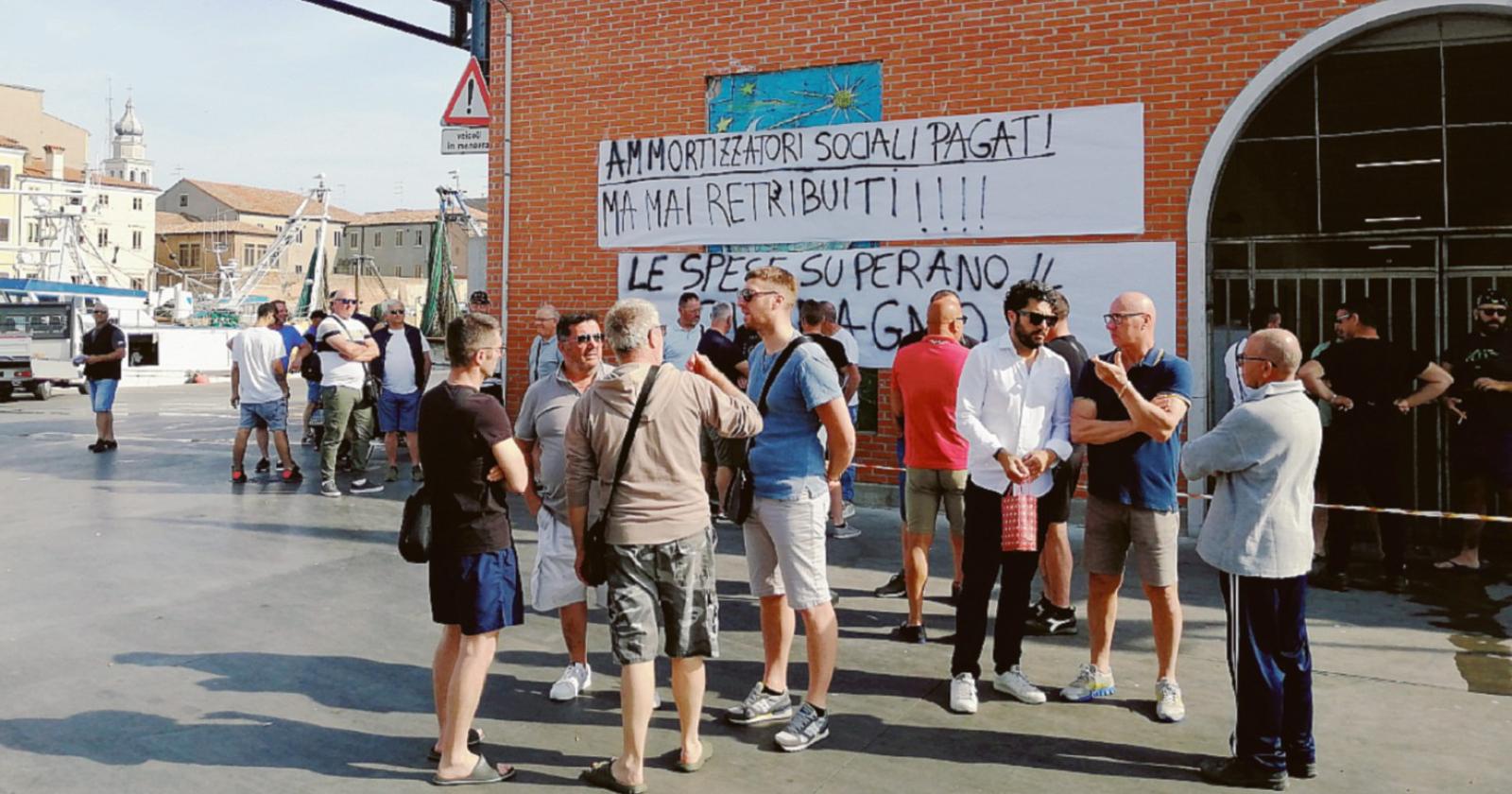 Pescatori a mare solo per due giorni