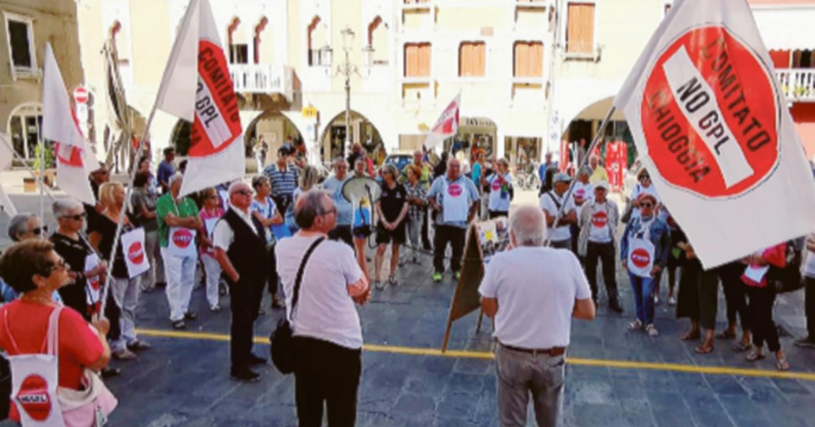 "Risposte vaghe e nessuna certezza sul deposito Gpl”