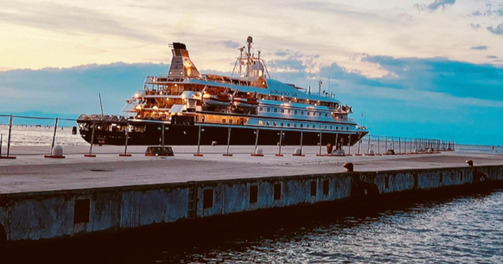 La nave da crociera di lusso sceglie il Porto Saloni