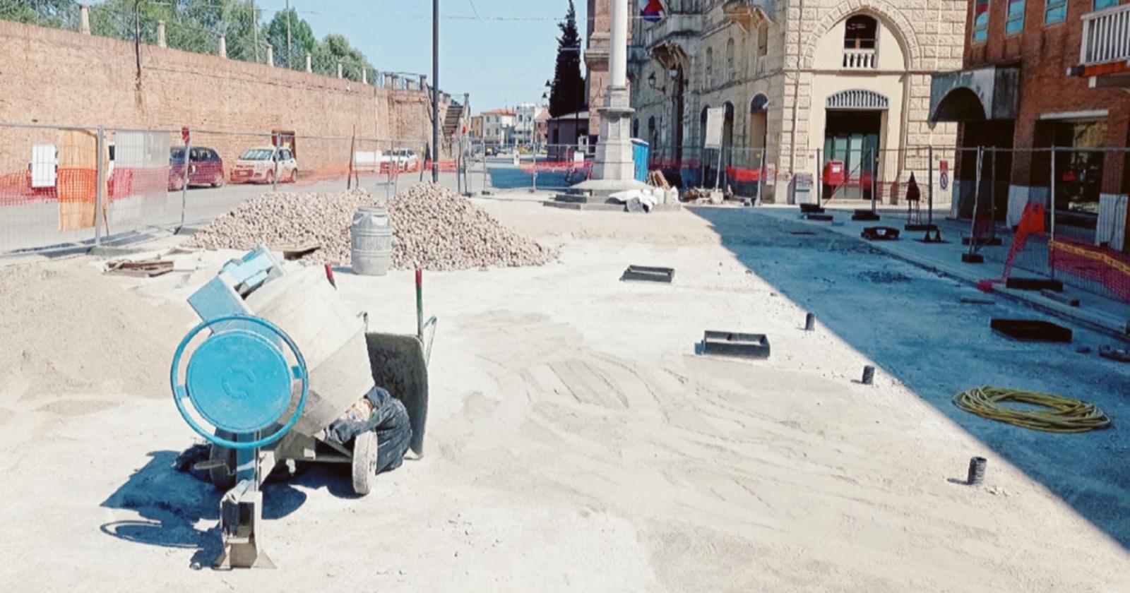 La piazzetta svela il nuovo look