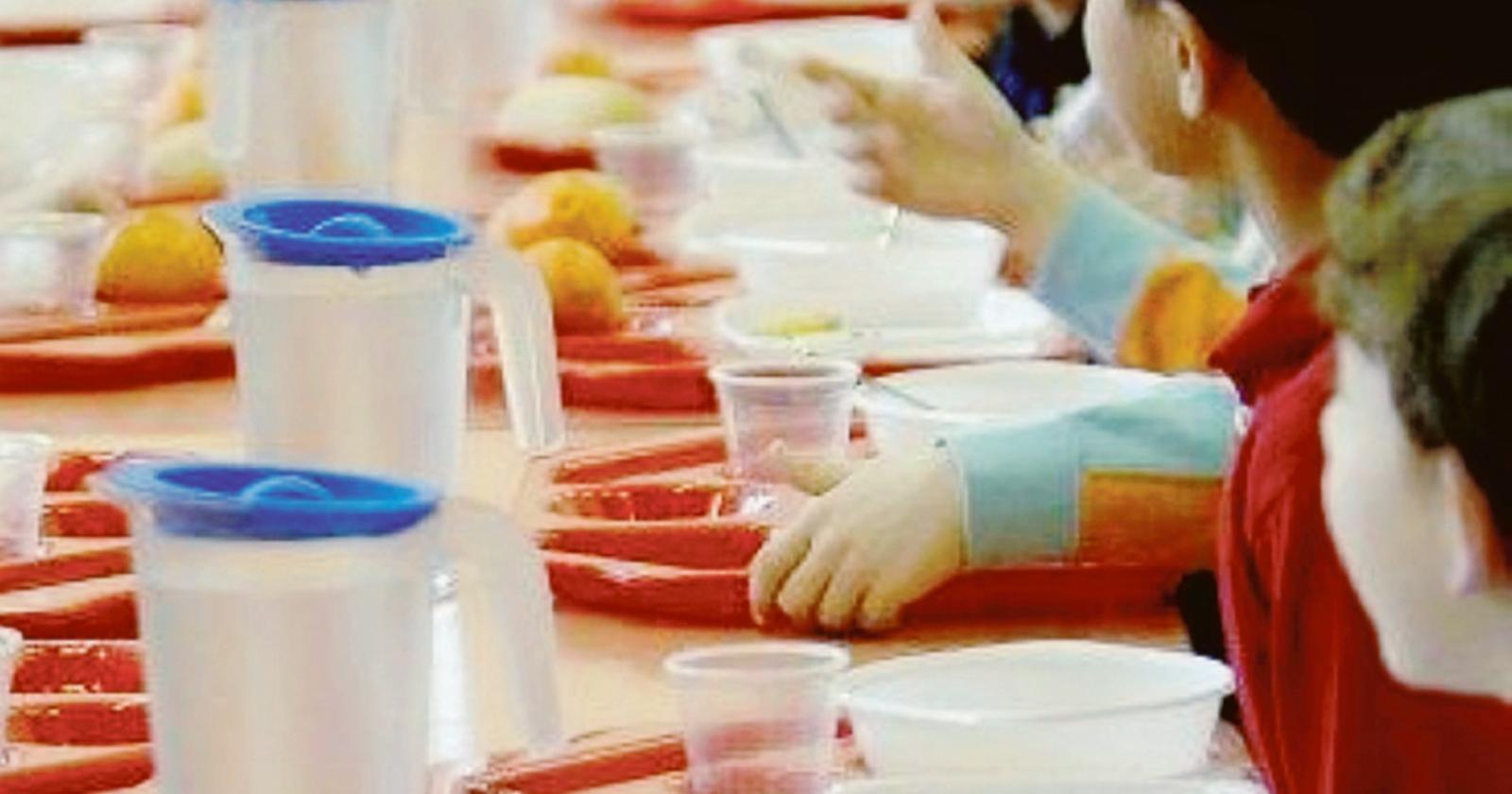 Scuola, aumenta il servizio mensa