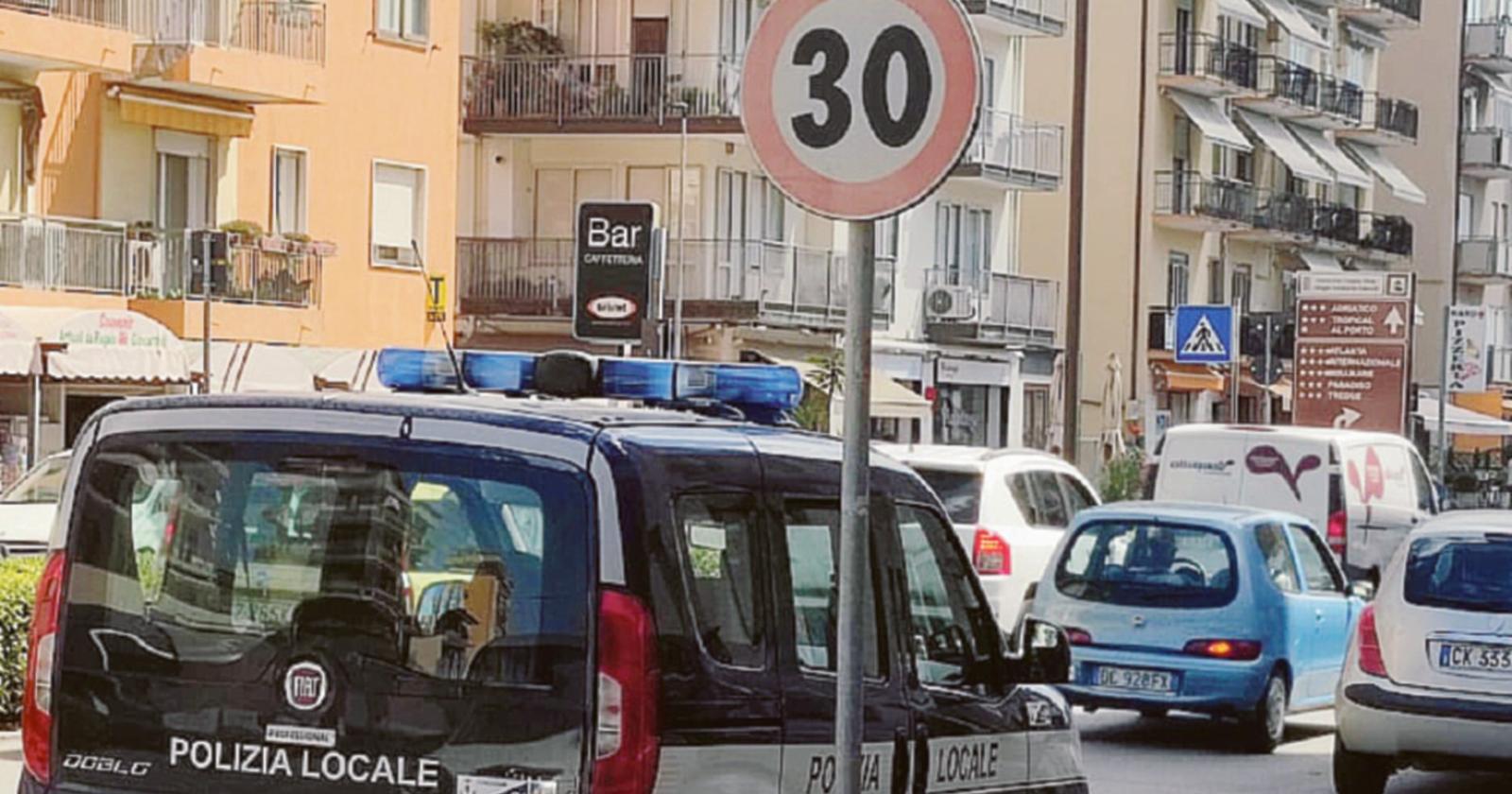 Viale “killer”, limiti a 30 km/h