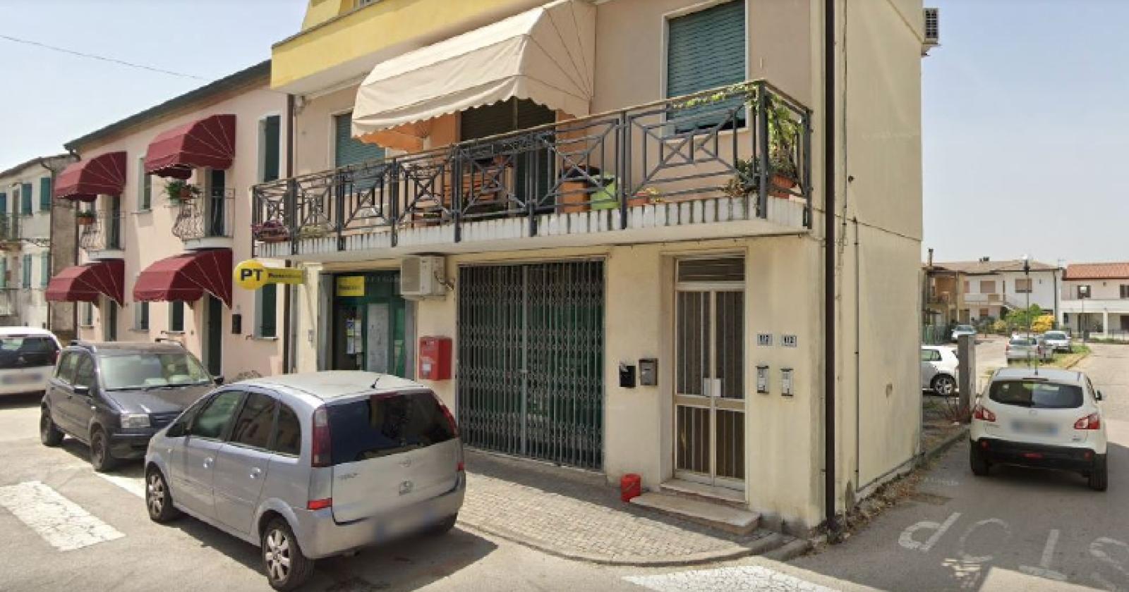 Poste, anziani per ore in coda per ritirare la pensione