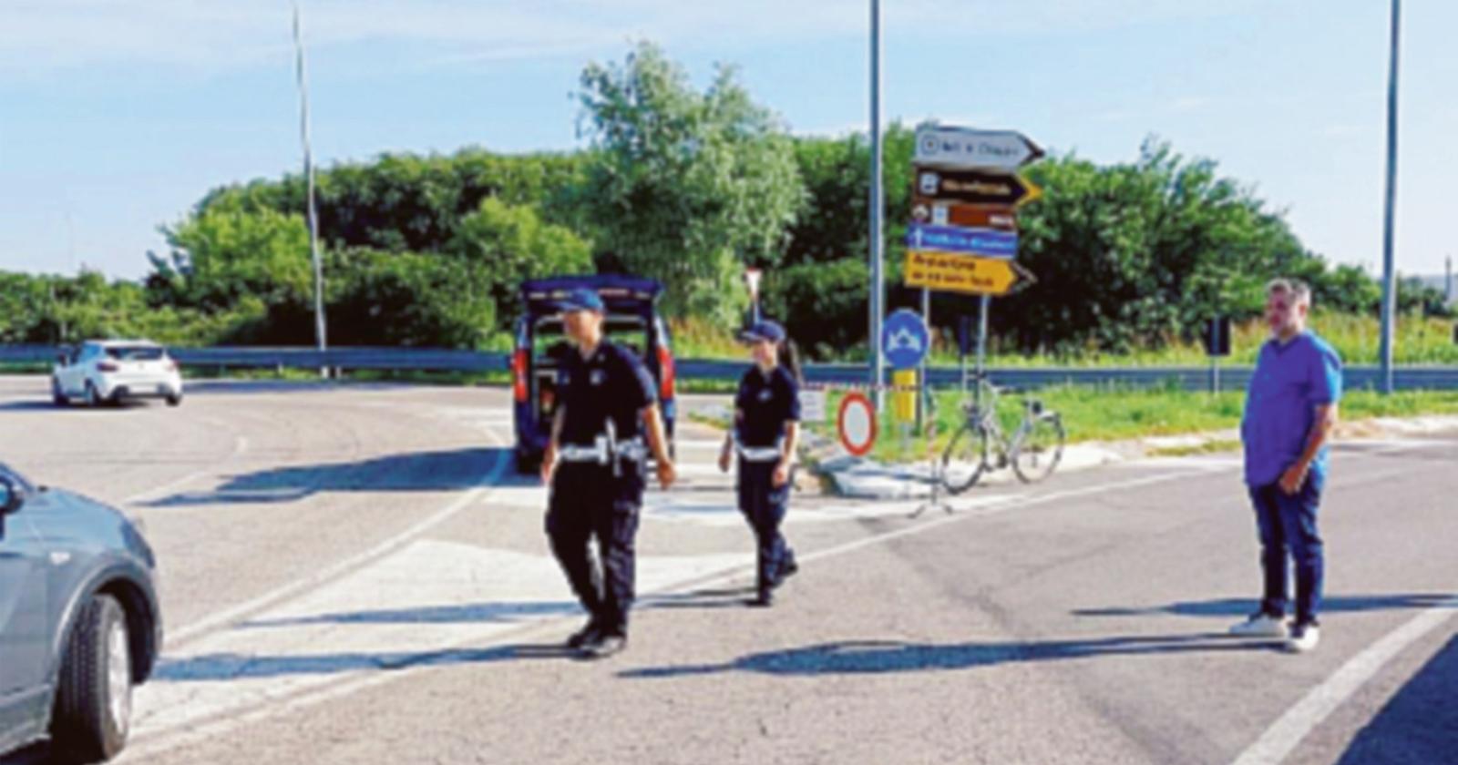 Ancora vigili “dissuasori” a Valli, presto le multe