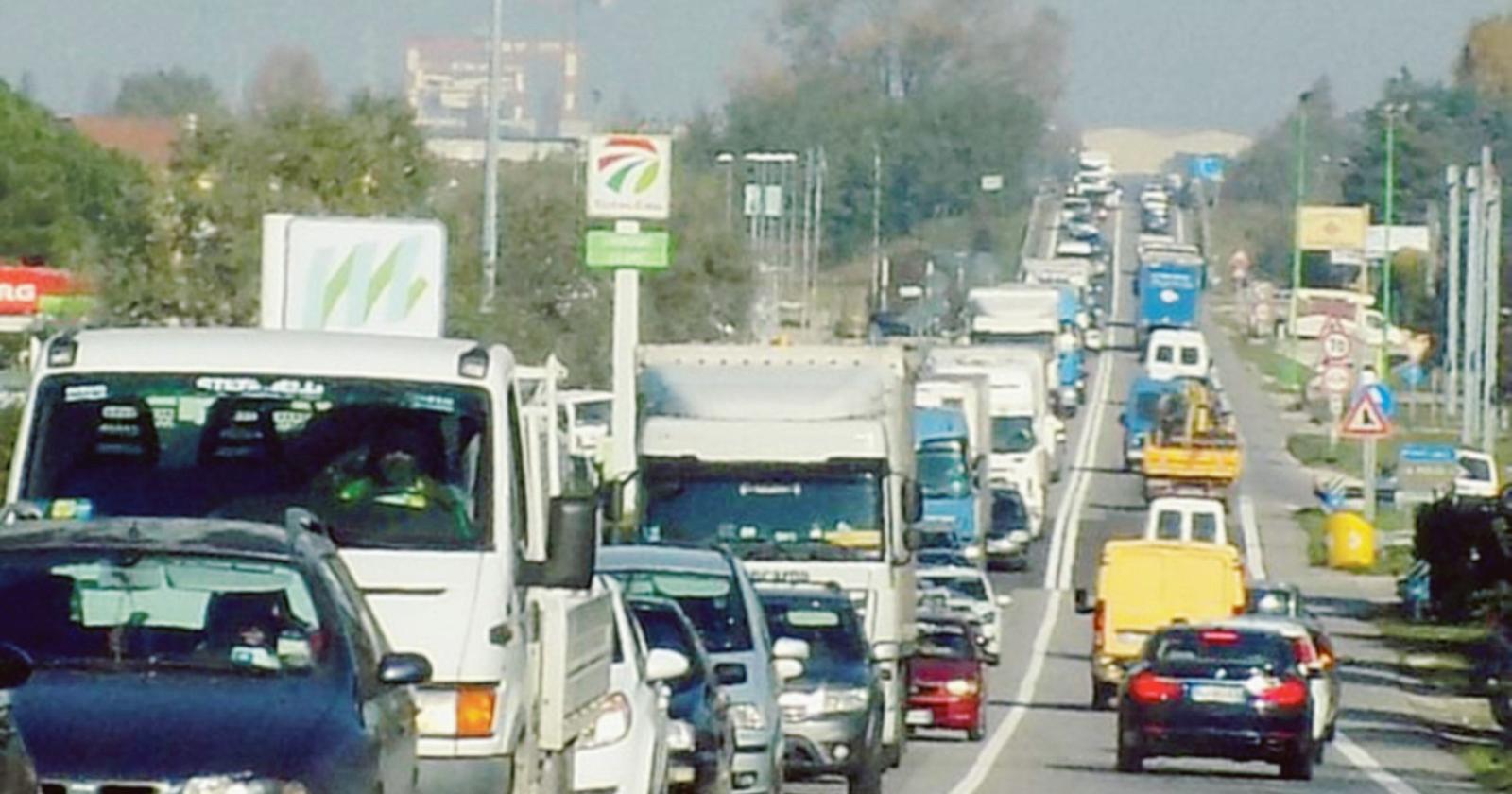 La proposta: &ldquo;Dirottare il traffico della Romea&rdquo;