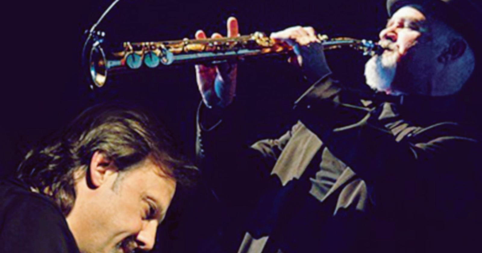 Duo jazz in auditorium