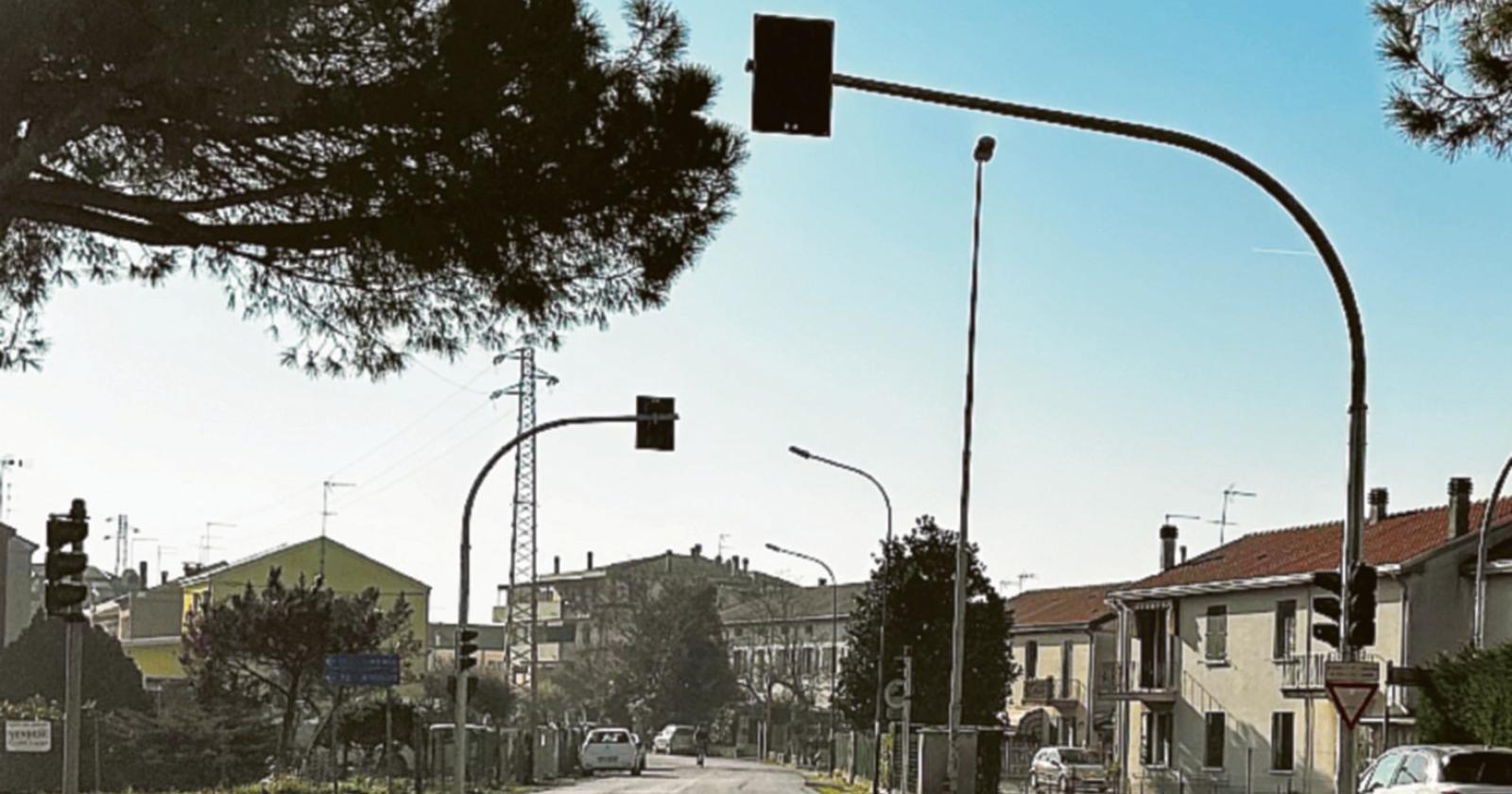 Torna spento il semaforo