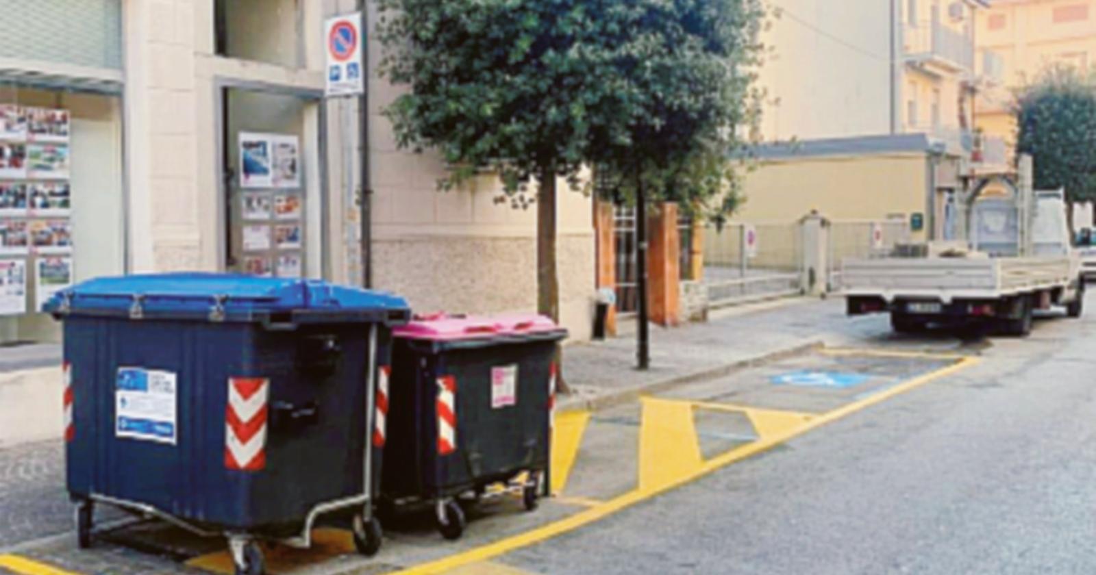 Spostata la segnaletica in favore del disabile