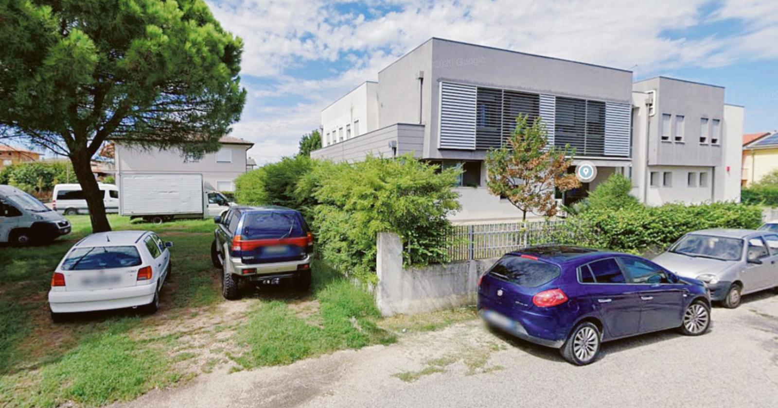 La Emmanuel allarga i confini