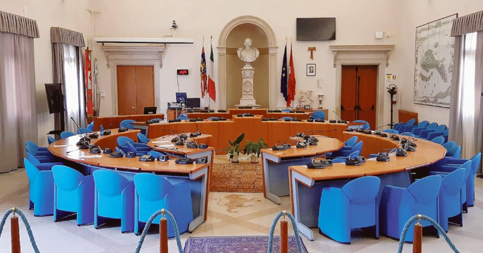 Imu e telecamere sul Corso in aula