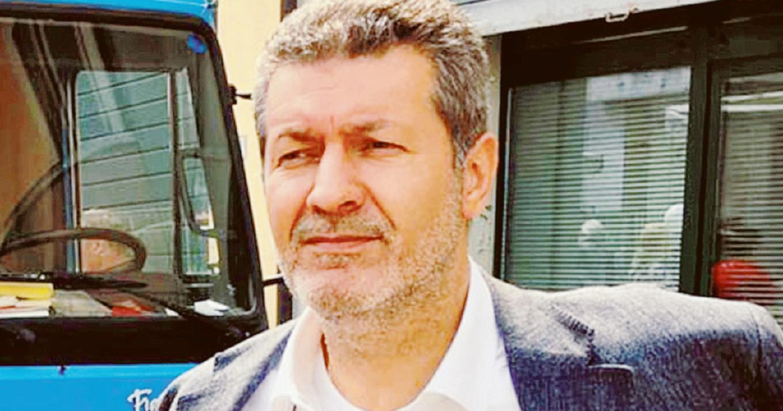 Al lavoro per levare i pozzetti