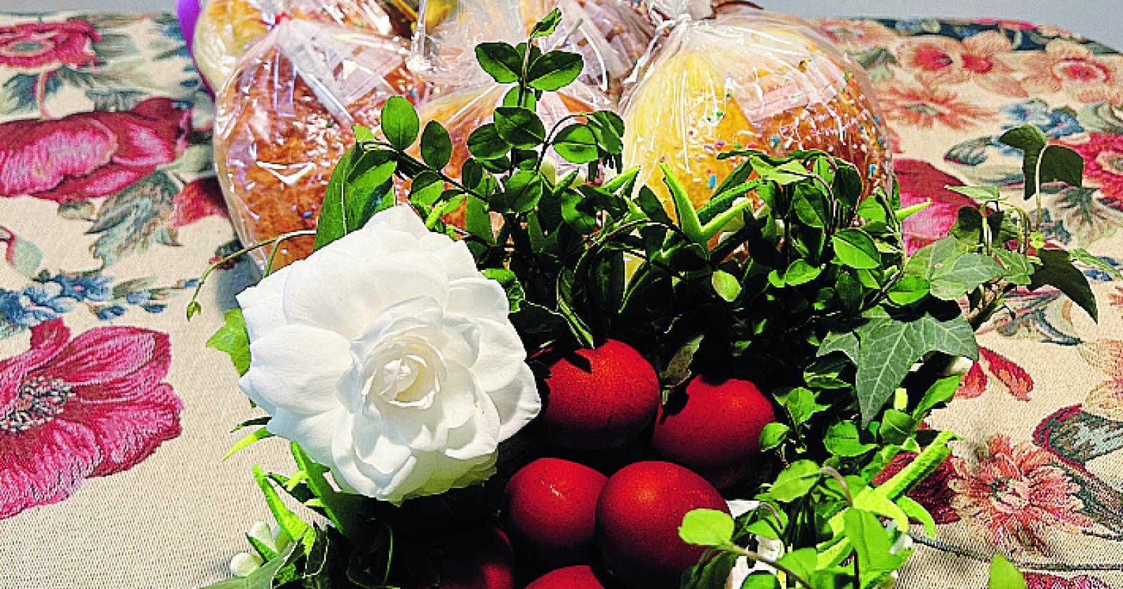 Uova rosse e focacce colorate, le tradizioni di Pasqua in paese