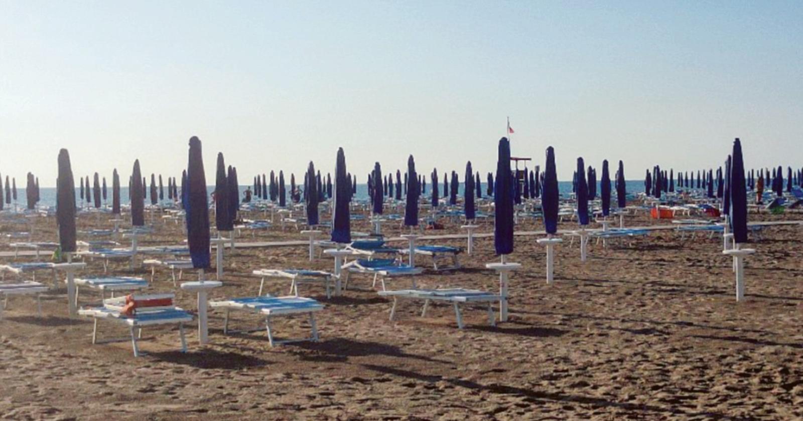 Caro ombrellone 2025:  il mare diventa un lusso