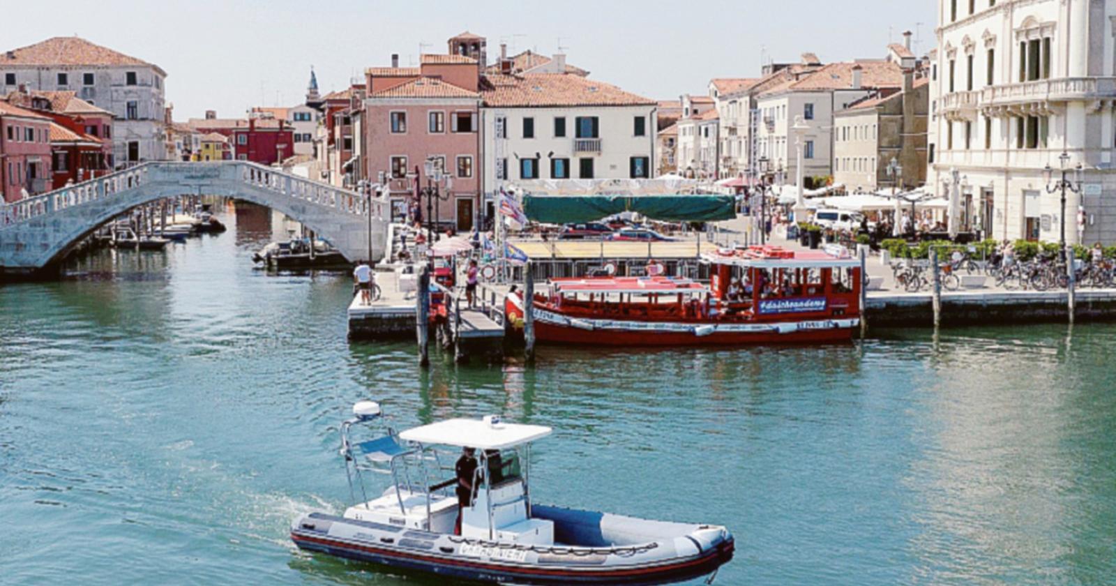 Niente etichette sui prodotti: maxi sequestro al ristorante