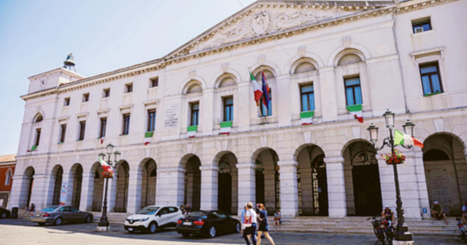Stato civile:  vietato disturbare. L’ufficio è senza campanello