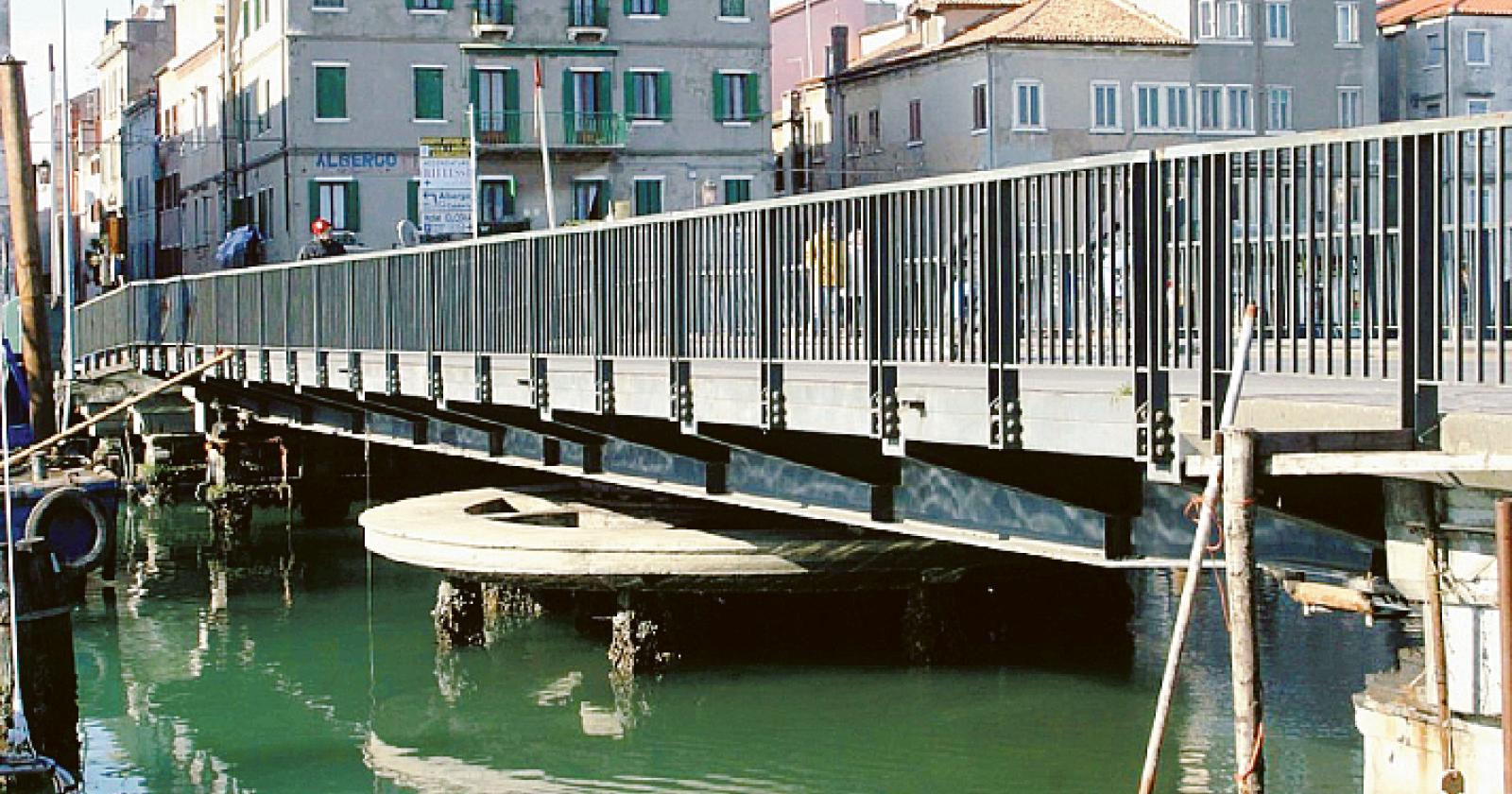 Ponte girevole, arriva la proroga
