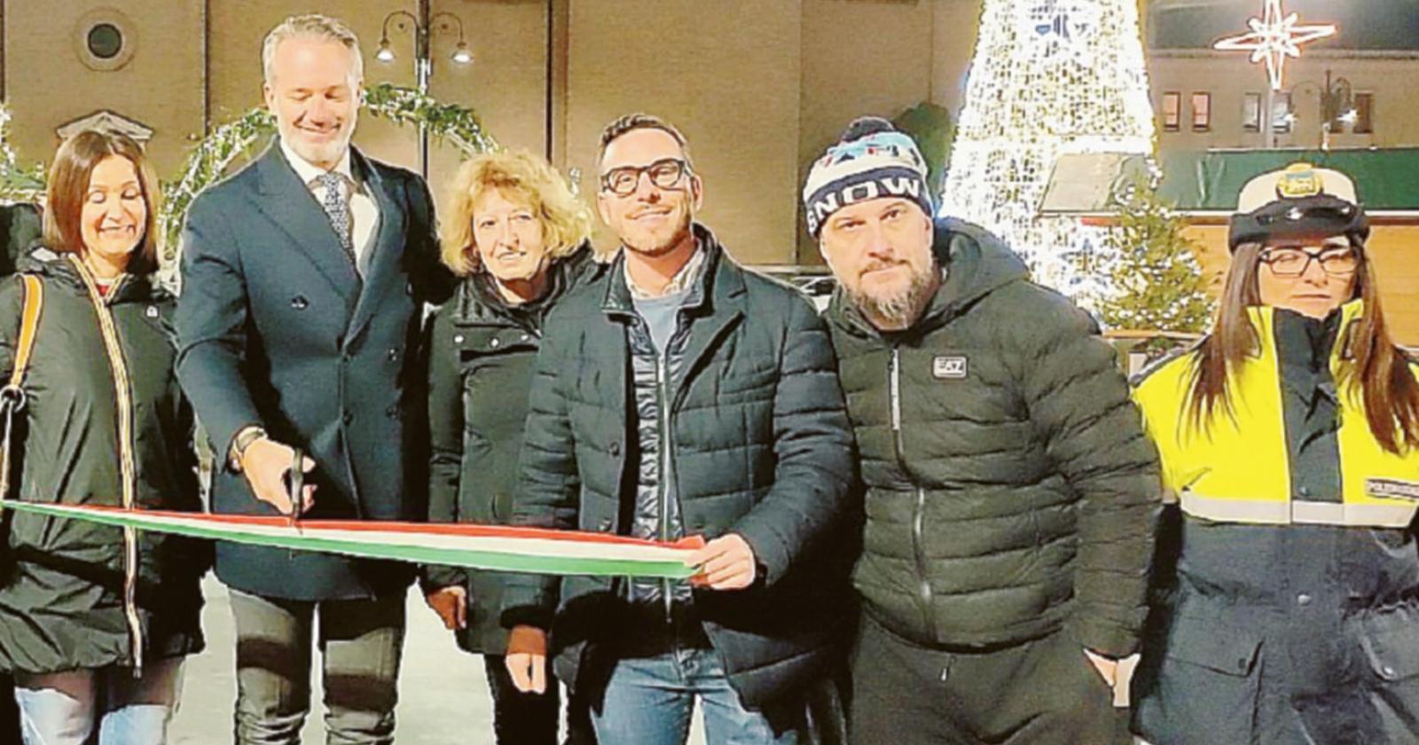 Villaggio di Natale pieno di giochi e magia 