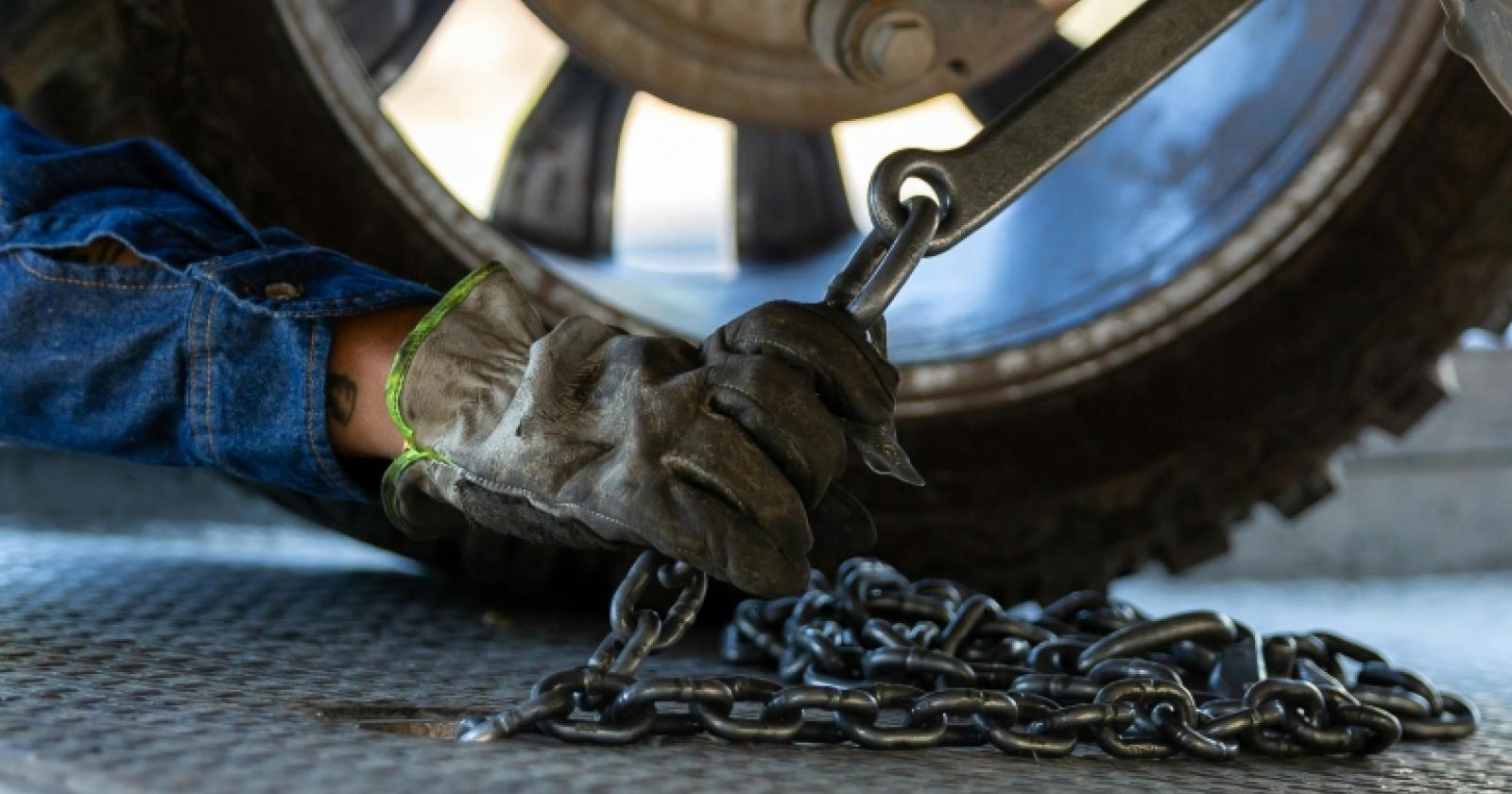 Auto di traverso, vicenda senza fine