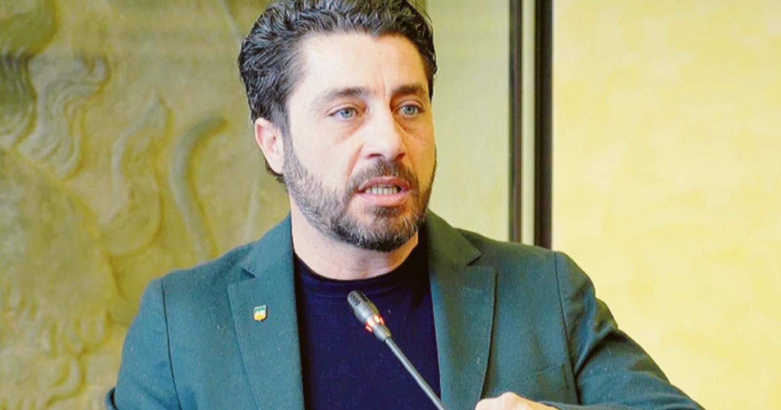 “Treni, qui siamo fermi all’800”