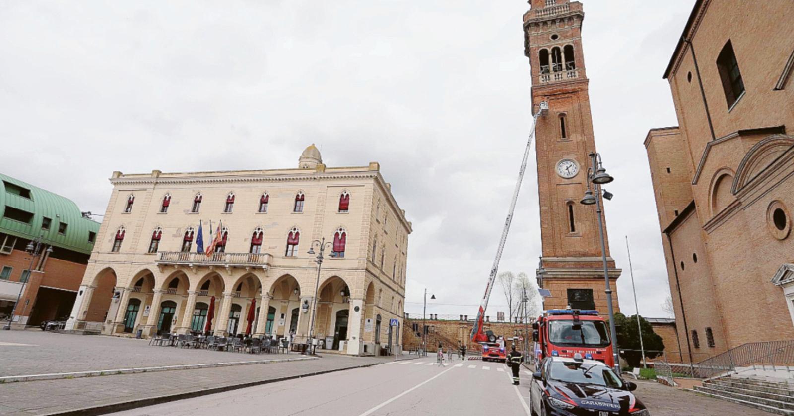 Caduta pietre, stop alle campane