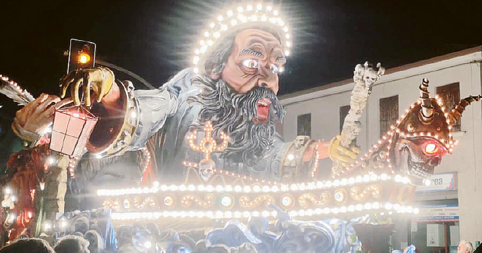Ritornano i carri allegorici