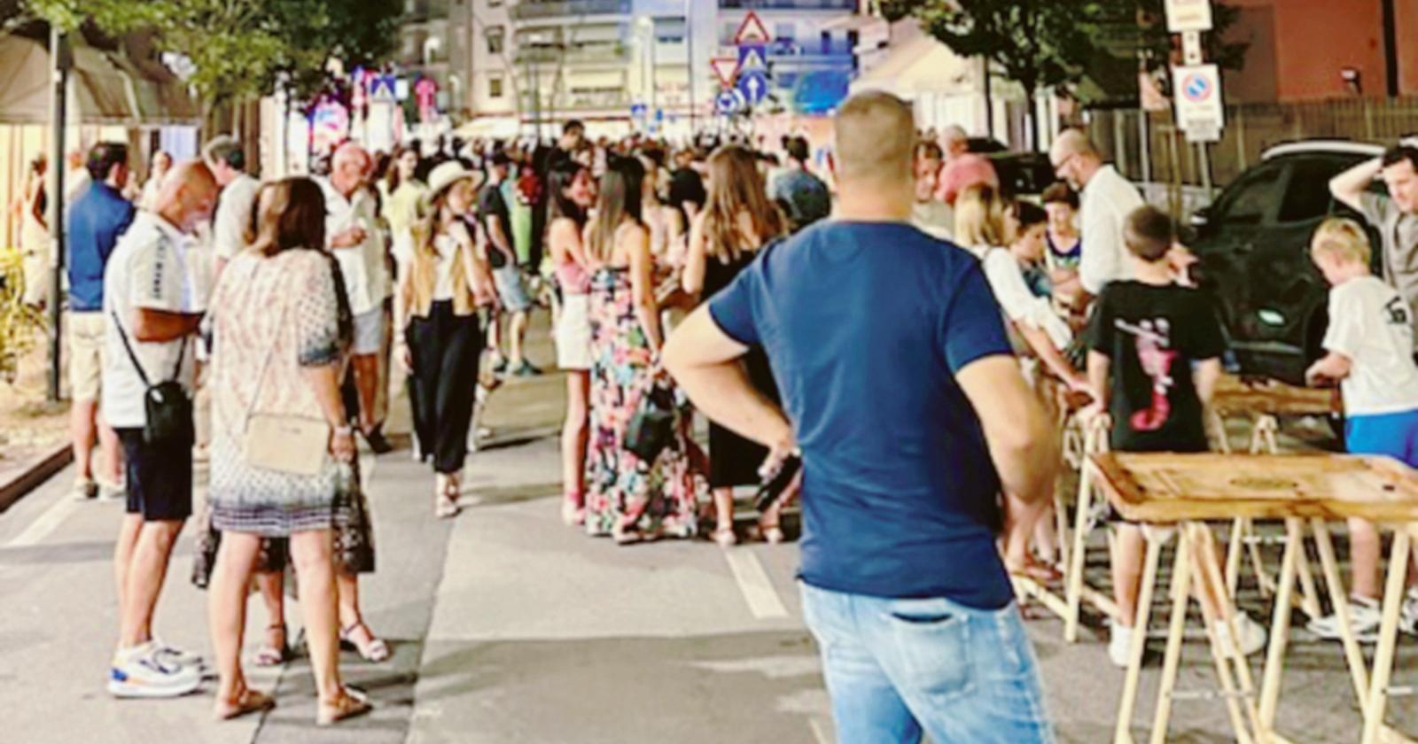 Area pedoni, ok al primo week end