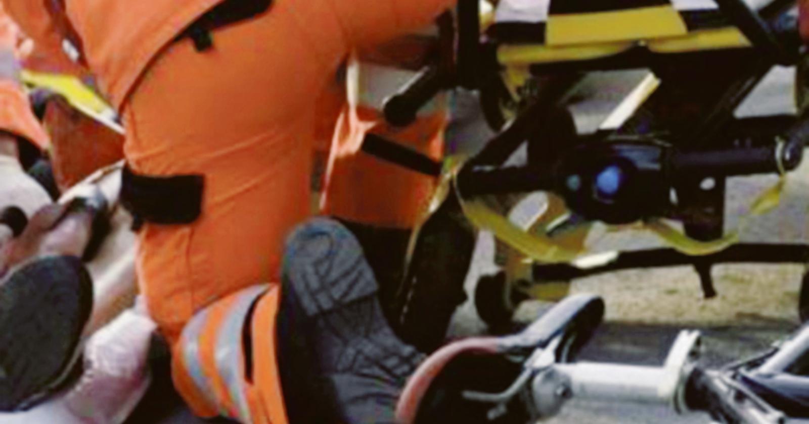 Anziana travolta da bici elettrica e operata, sfiorata la tragedia
