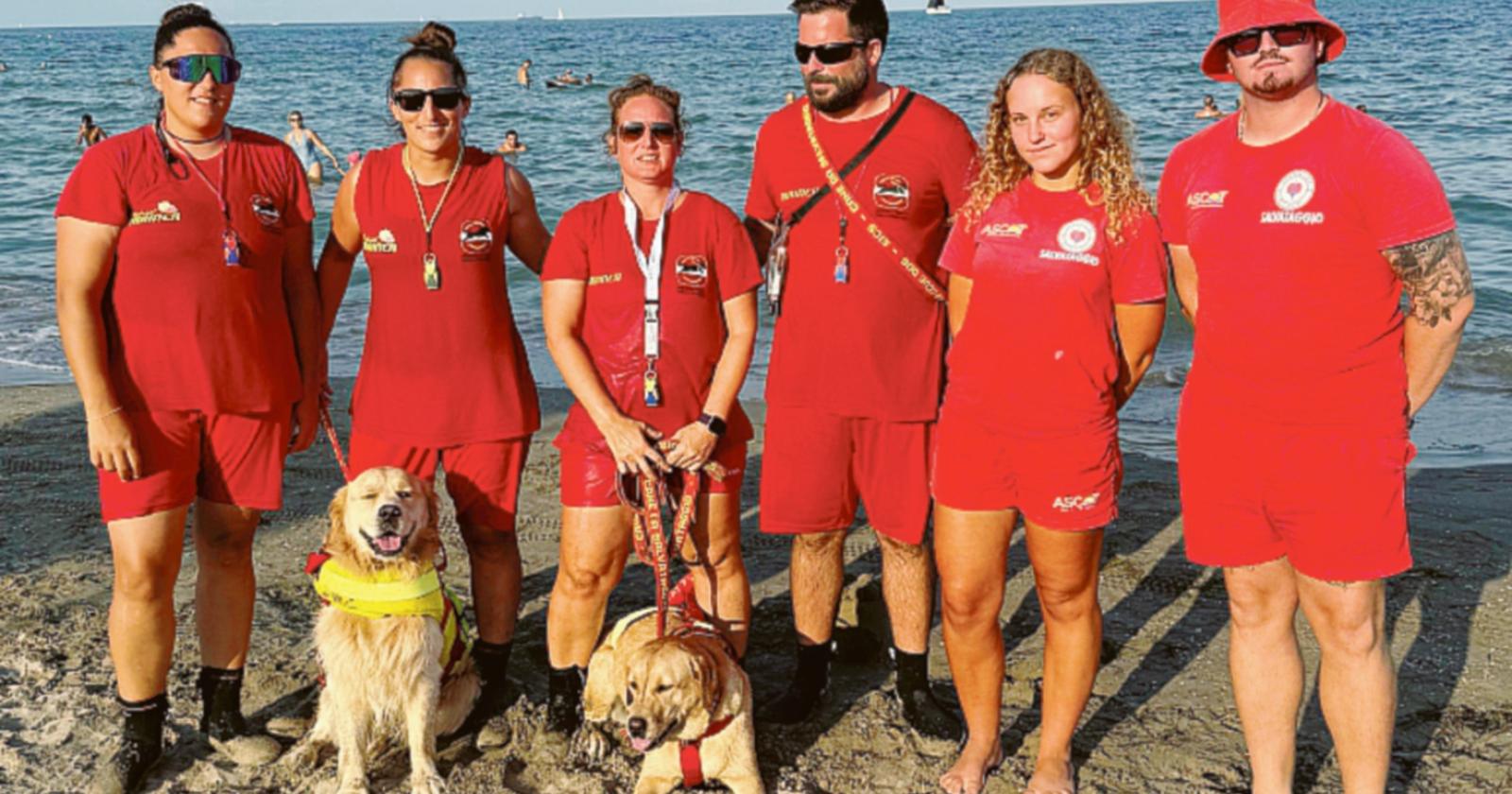 Malore in mare, salvato dai bagnini