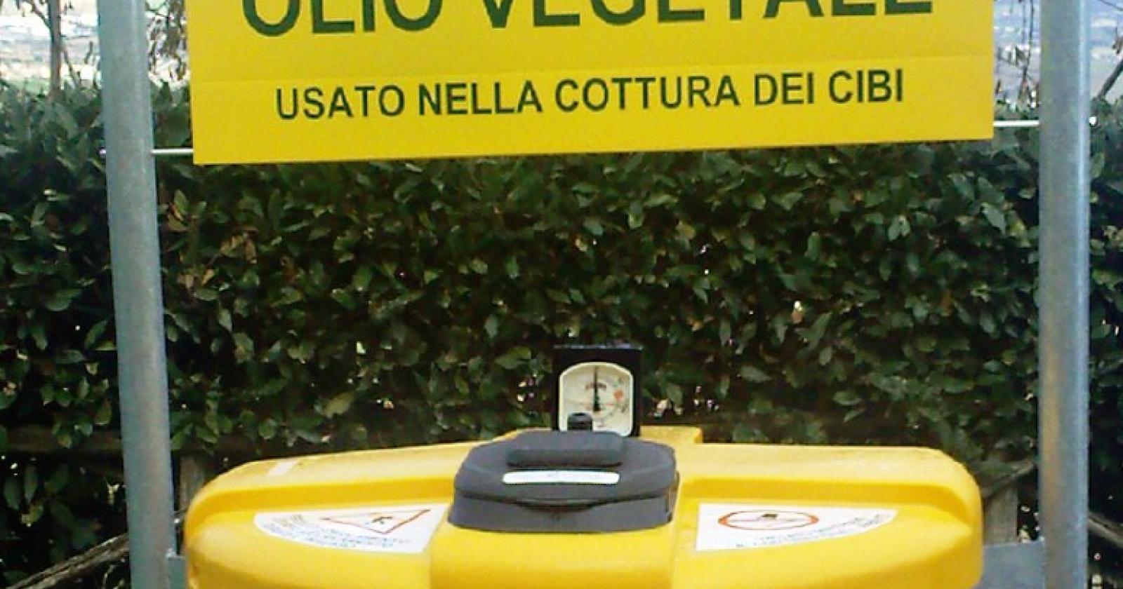 Olio esausto, è polemica