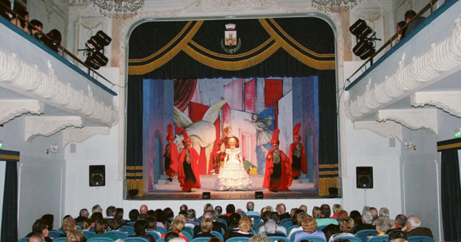 Le domeniche in teatro sono spettacolari