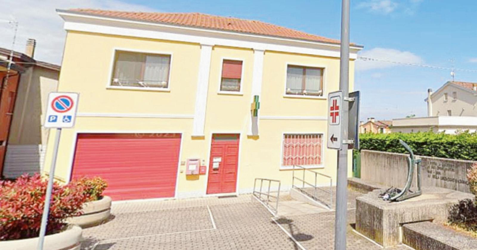 Farmacia rinnovata con 70mila euro