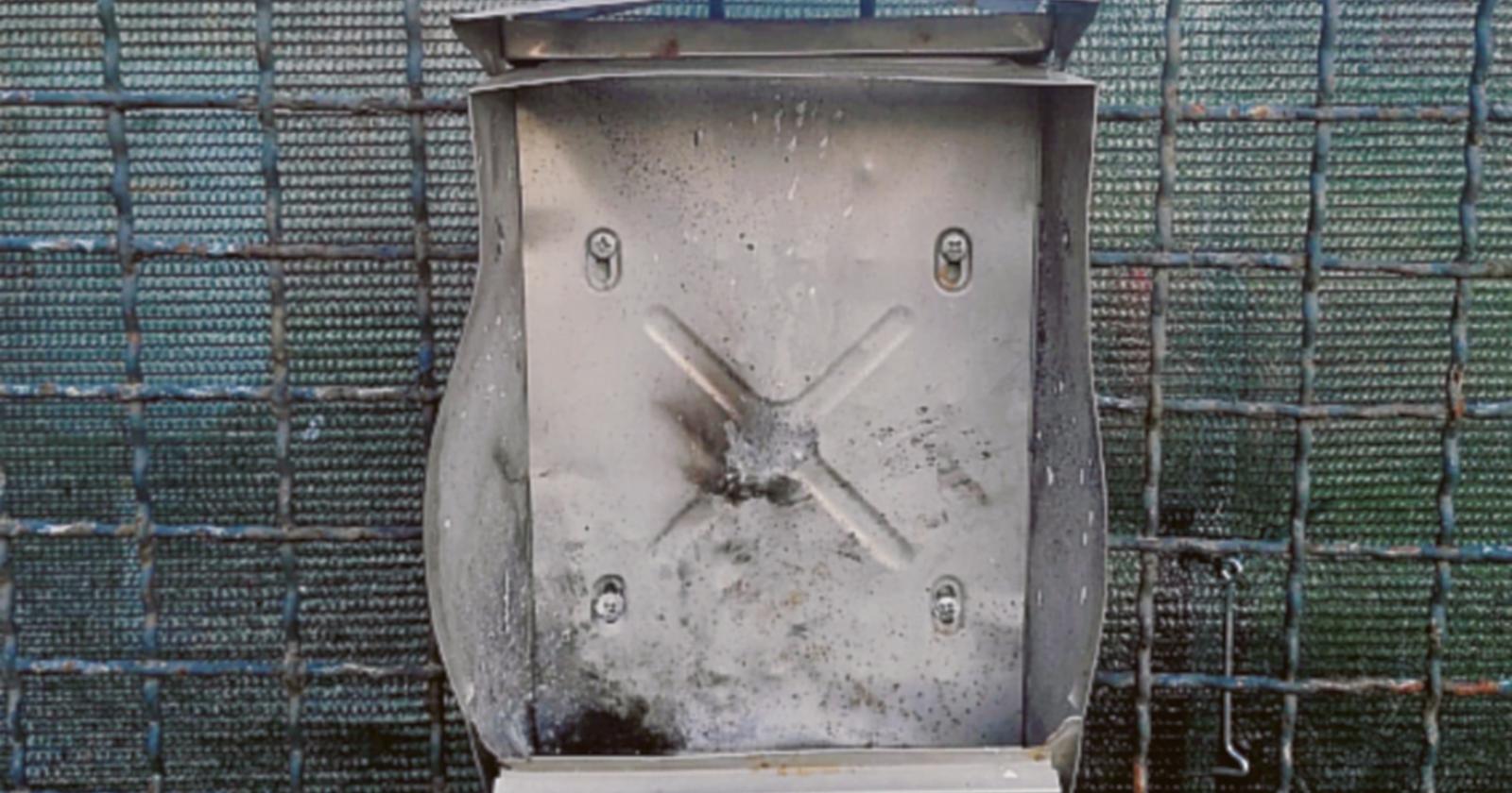 Avis sotto attacco: &ldquo;Un gesto vile&rdquo;