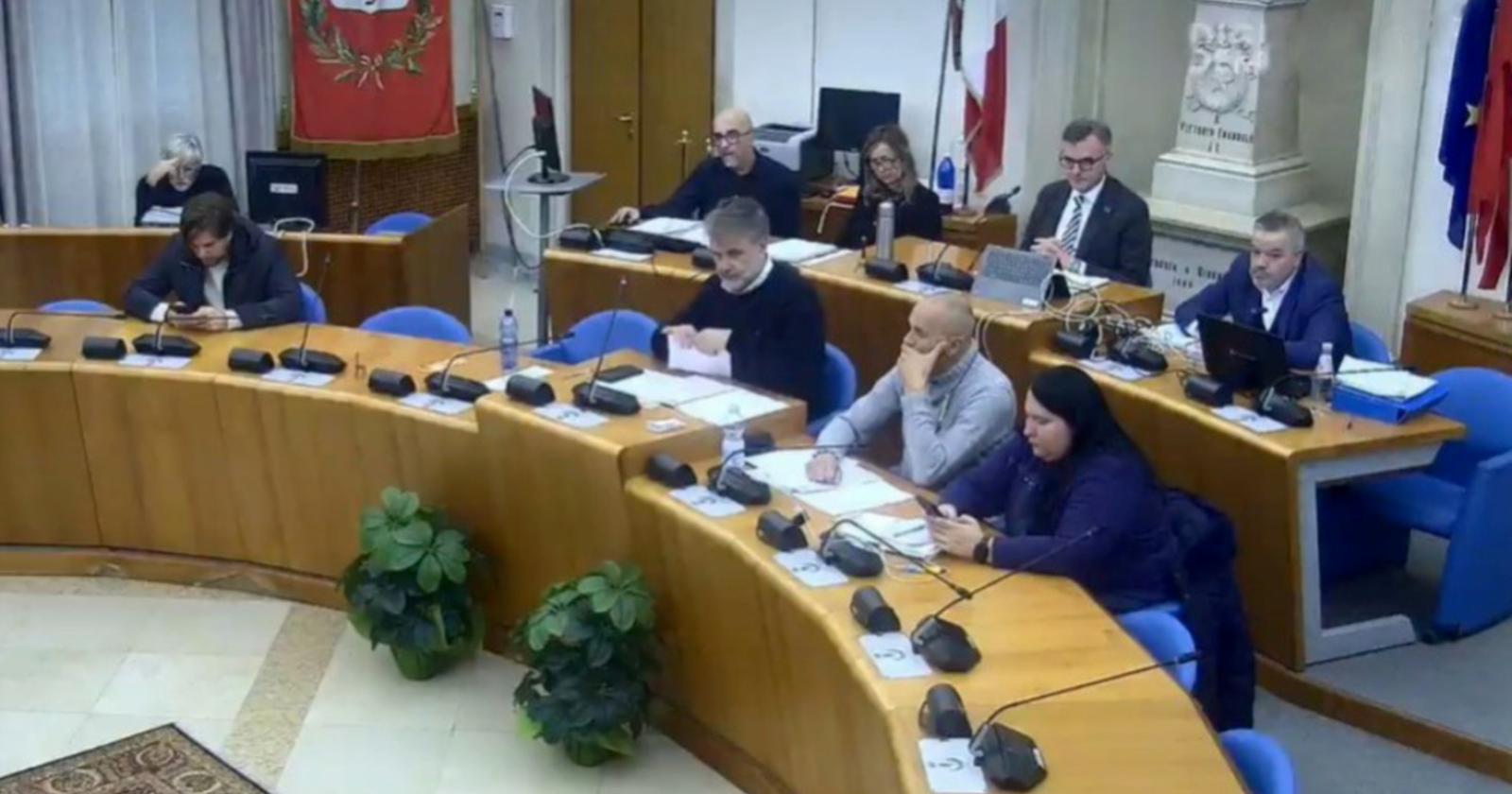 Bilancio, &ldquo;tagli a strade e sociale&rdquo;