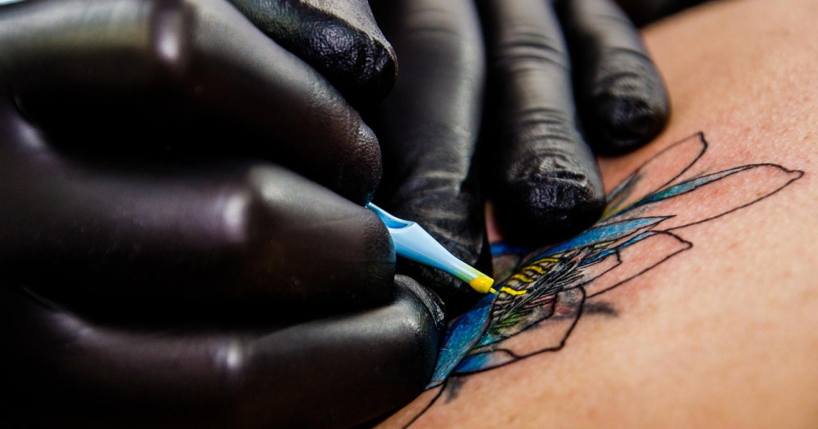 Esplode il numero di tatuatori e toelettature, ma burocrazia e formazione rappresentano un ostacolo