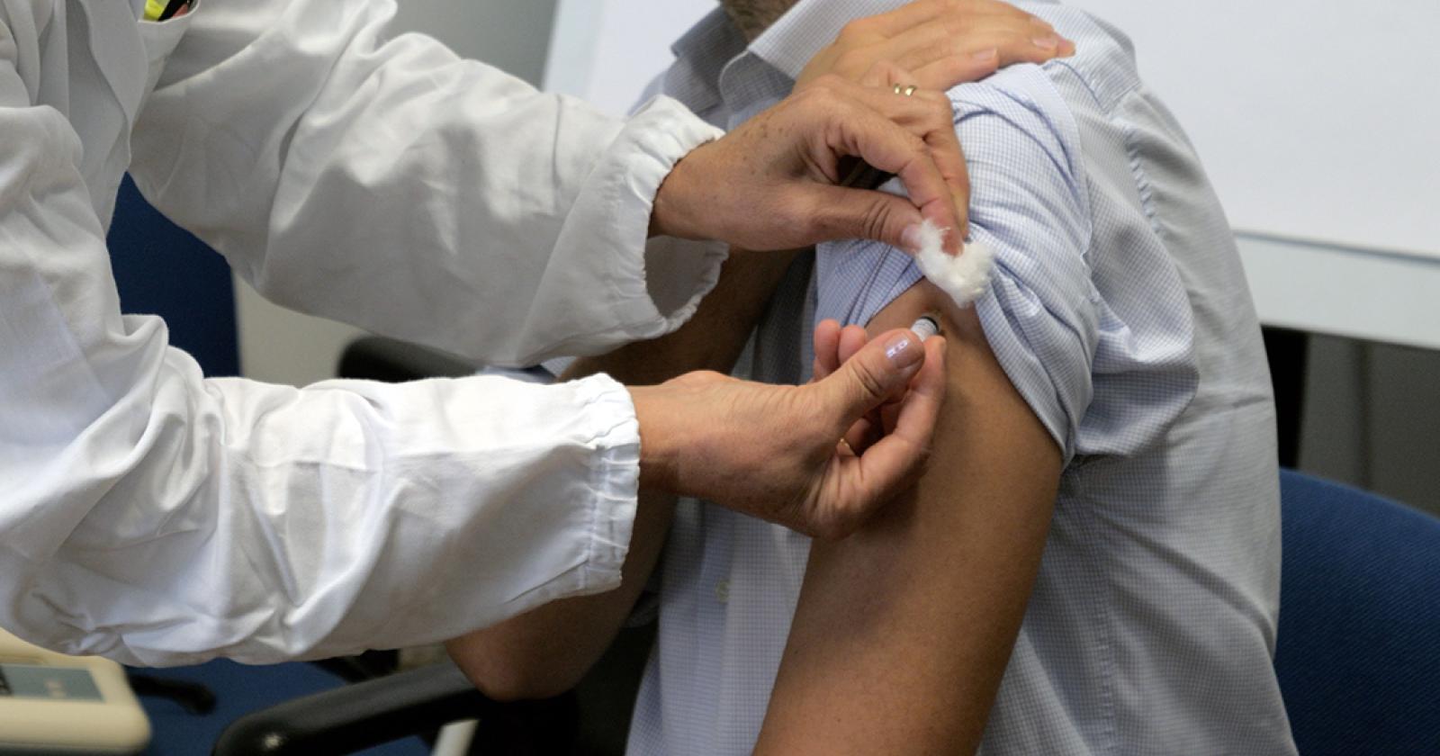 Arriva il vaccino anche contro omicron