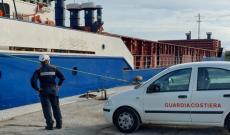 Irregolarit&agrave; a bordo, fermata nave