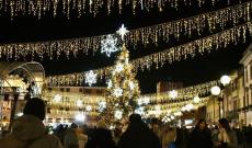 Burano: acceso il grande albero in Piazza Galuppi
