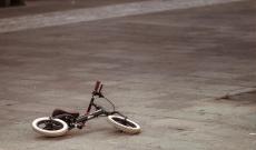 Bambina travolta da una e-bike: conducente fugge senza prestare soccorso