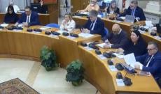 Caso asilo: &ldquo;Venite in consiglio&rdquo;