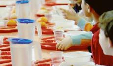 Mensa sospesa ai morosi, &egrave; bufera