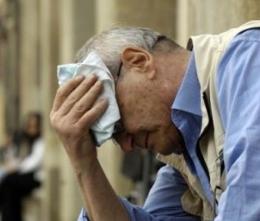 Soldi spesi al gioco, finge la rapina