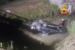 Finisce con l'auto nel canale, gravissimo un 41enne