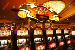 Malore mentre gioca al Casinò, morto un 74enne