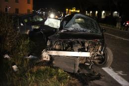 Schianto in Romea, due feriti gravissimi