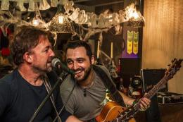 Dai Beatles ai Pink Floyd, i Rood Acoustic solo rock e voce
