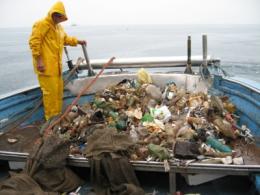 Rifiuti un mare, Coldiretti vuole le isole ecologiche
