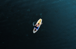 Sul Sup in balia delle onde, incredibile salvataggio 