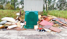Scempio nella frazione, una discarica a cielo aperto