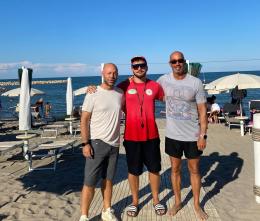 Tre minori portati via dalla corrente, salvati  da tre eroi